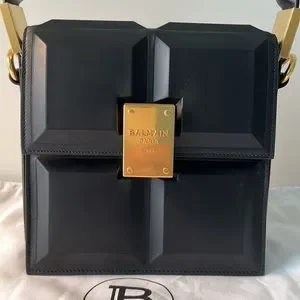 100 authentic Balmain bag with strap. Designer bag. Chocolate model. France